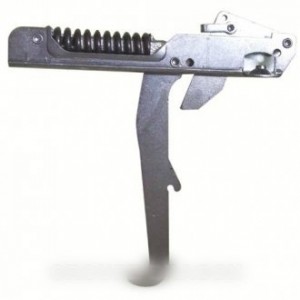 Charnière de porte coté gauche pour Four KUPPERSBUSCH 133776
